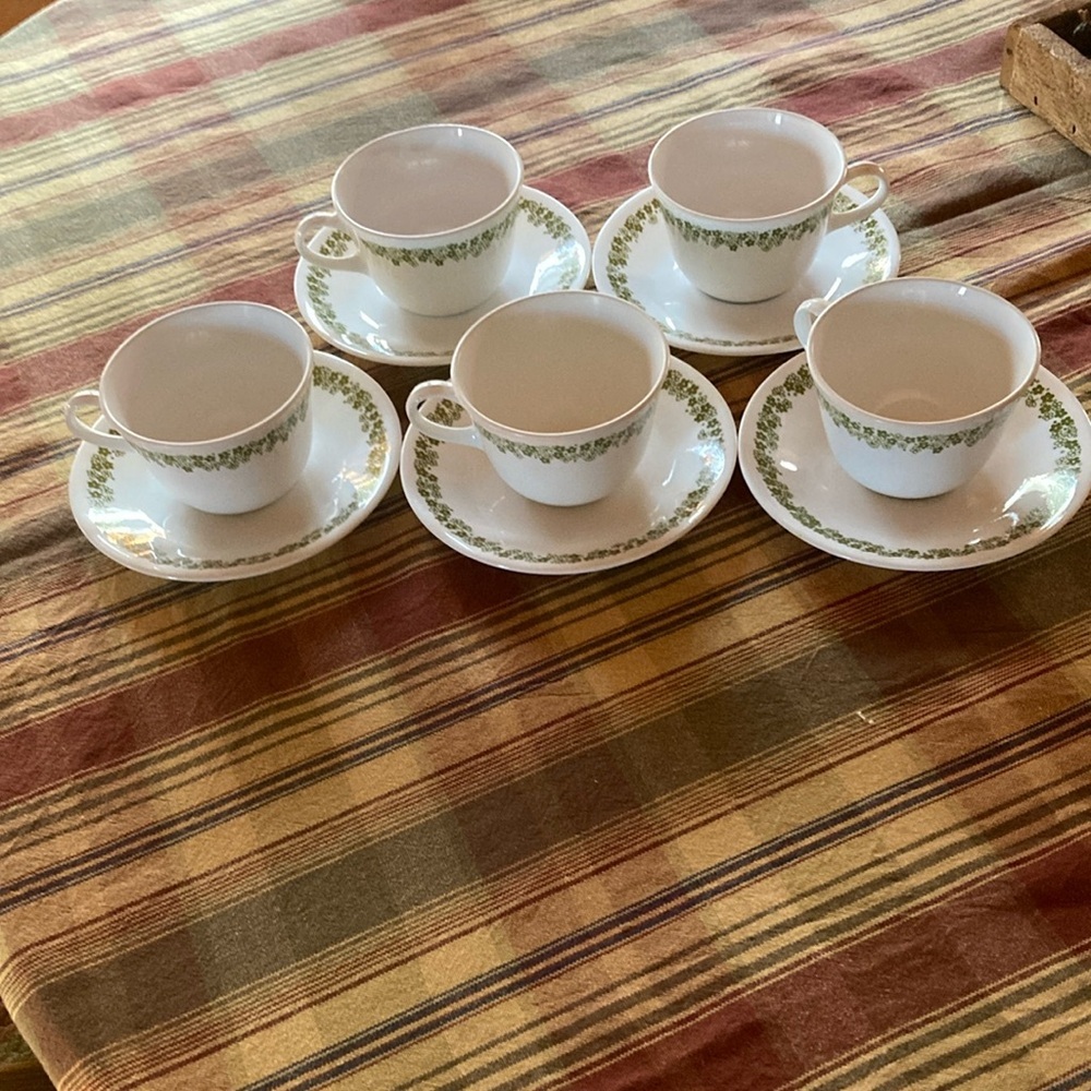Corelle spring blossom (crazy daisy) vintage 70’s white green cups & saucers